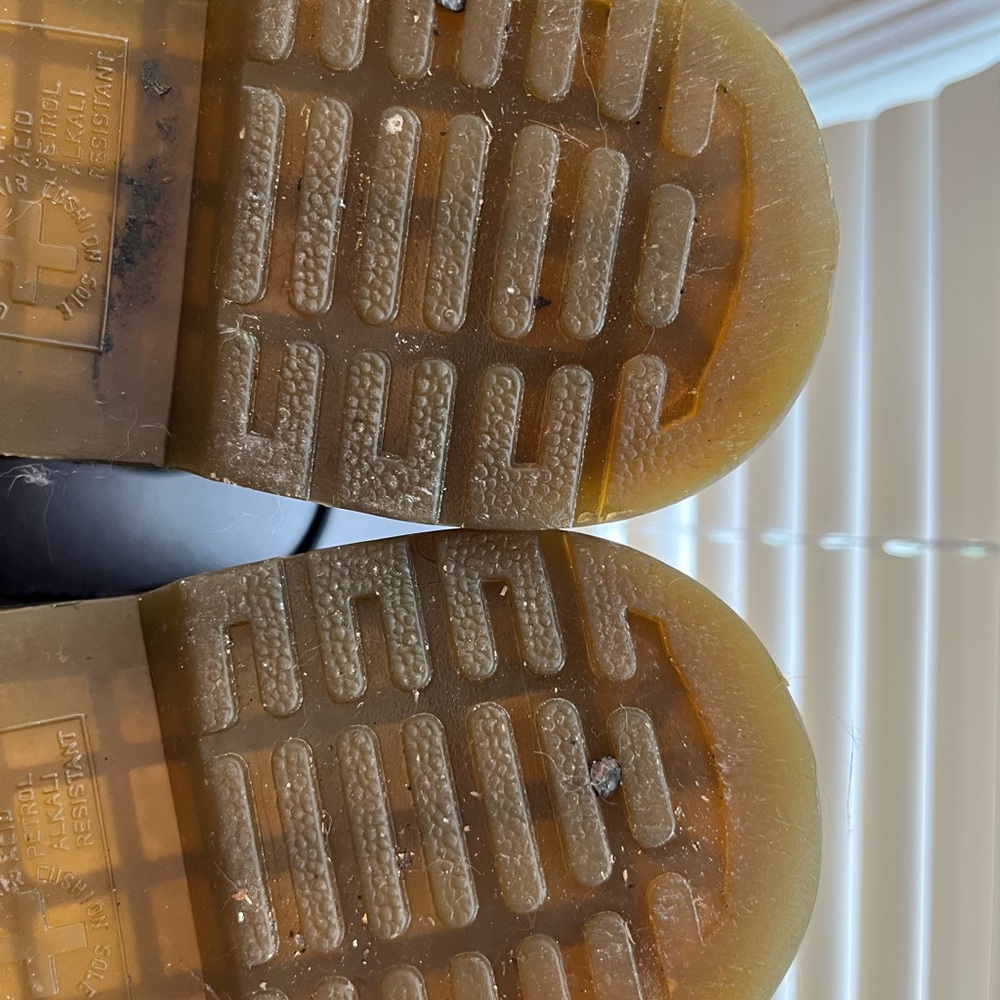 Dr. martins boots men’s US9 EU42 - Picture 6 of 9